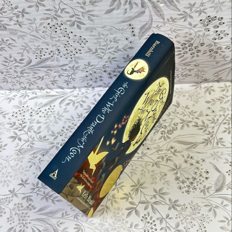 The Girl Who Drank the Moon (Winner of the 2017 Newbery Medal)