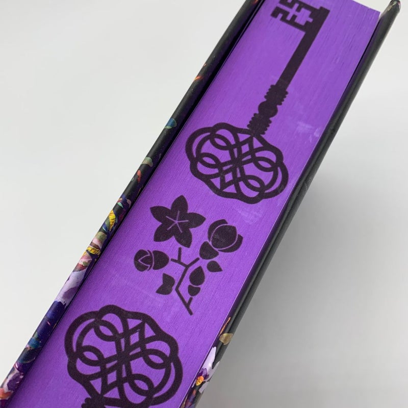 Waterstones Exclusive Throne of the Fallen Stenciled Edges