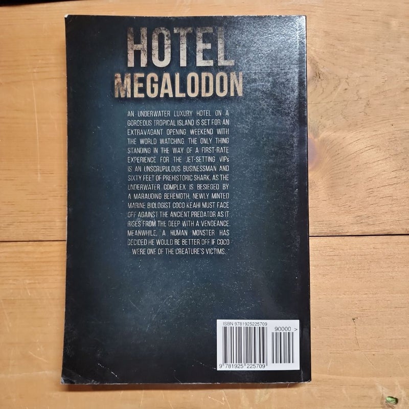 Hotel Megalodon