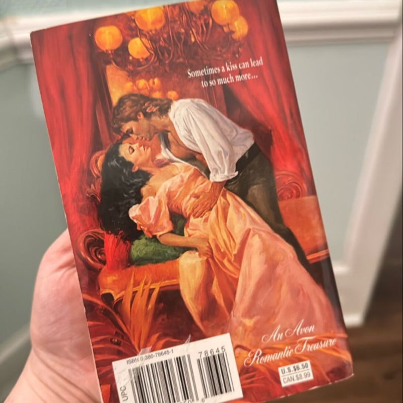 EXCELLENT - Sleeping Beauty - An Avon Romantic Treasure (ART) Clinch 