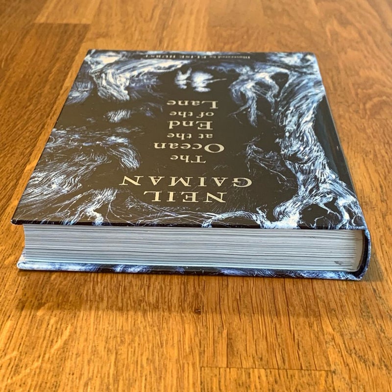 The Ocean at the End of the Lane (Illustrated Edition)