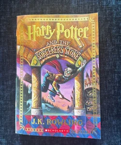 Harry Potter and the Sorcerer's Stone (Harry Potter, Book 1)