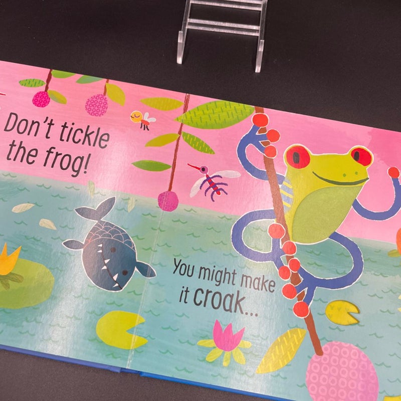 Usborne touchy feely sounds don’t tickle the tiger ! Board book