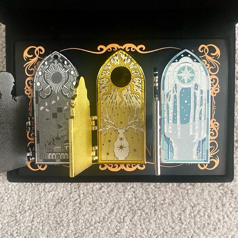 Owlcrate - Shadow and Bone pin set