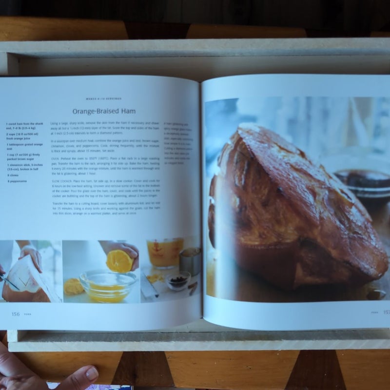 Williams-Sonoma Essentials of Slow Cooking