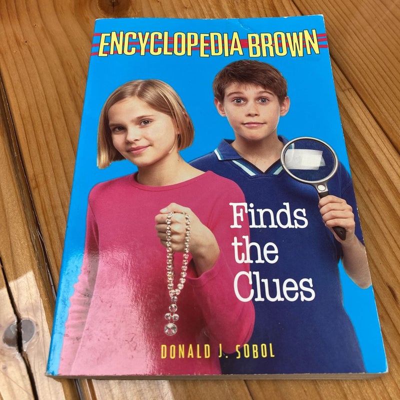 Encyclopedia Brown Finds the Clues