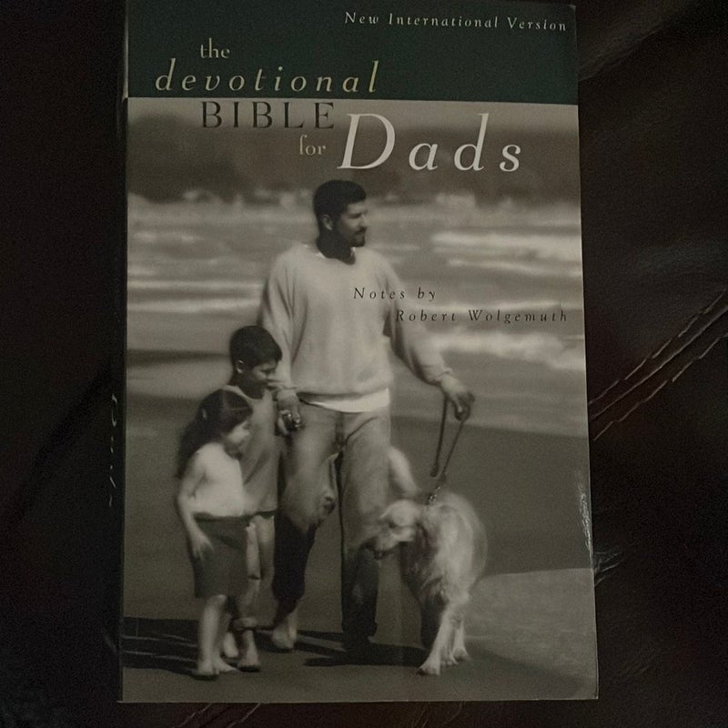 The Devotional Bible for Dads