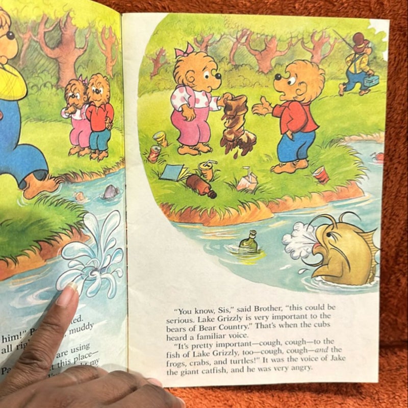 The Berenstain Bear Scouts and the Coughing Catfish