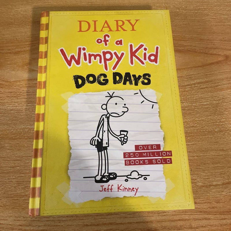 Dog Days (Diary of a Wimpy Kid #4)