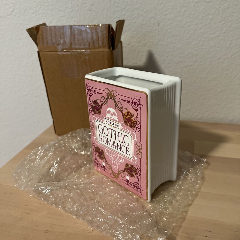 Gothic romance Illumicrate book pot
