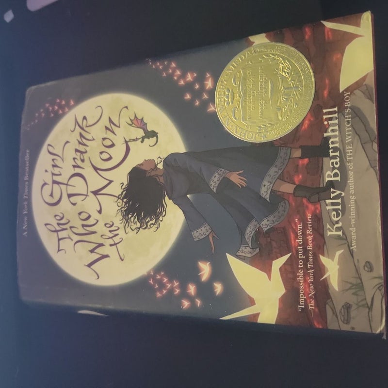 The Girl Who Drank the Moon (Winner of the 2017 Newbery Medal)