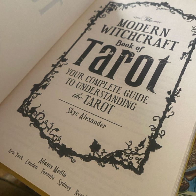 The Modern Witchcraft Book of Tarot