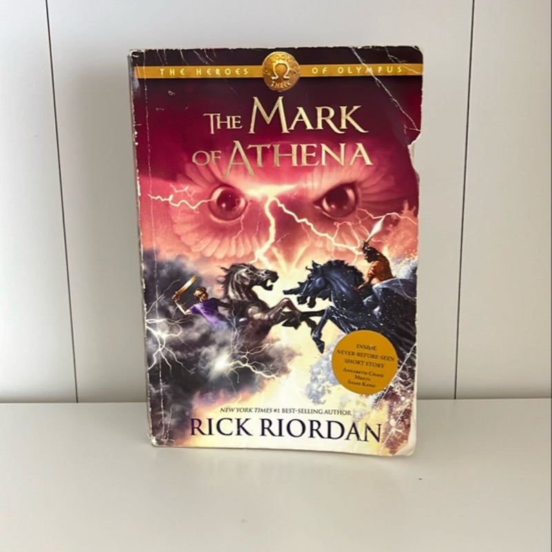 Heroes of Olympus, the Book Three the Mark of Athena (Heroes of Olympus, the Book Three)