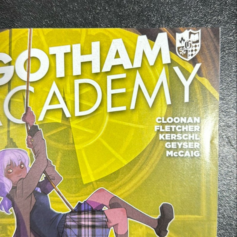 Gotham Academy # 1 The New 52! Dec 2014 DC Comics