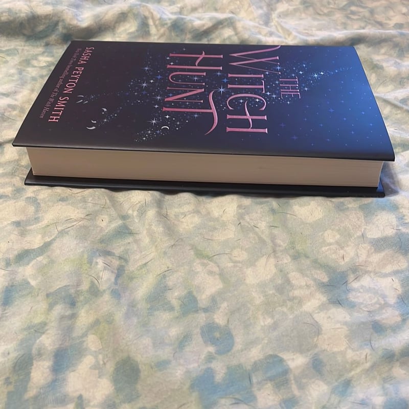 The Witch Hunt by Sasha Peyton Smith, Hardcover | Pangobooks