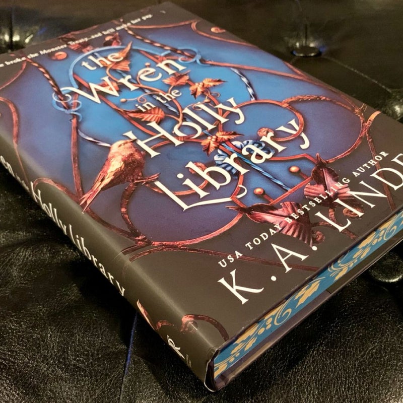The Wren in the Holly Library (Deluxe Limited Edition)