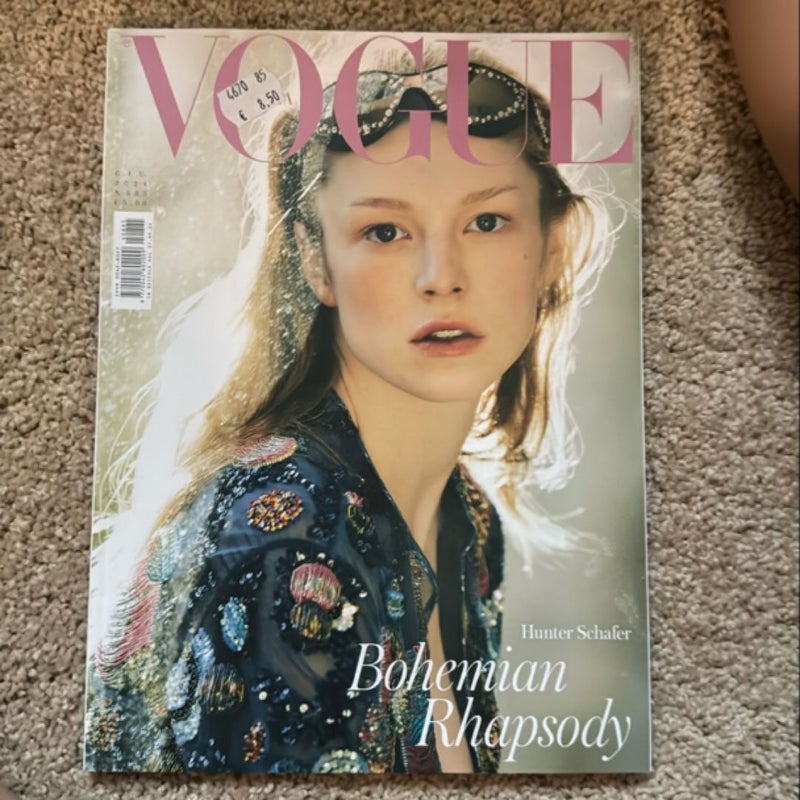 VOGUE HUNTER SCHAFER