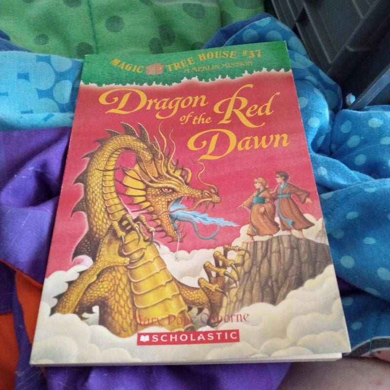 Magic Tree House #37 Dragon of the Red Dawn