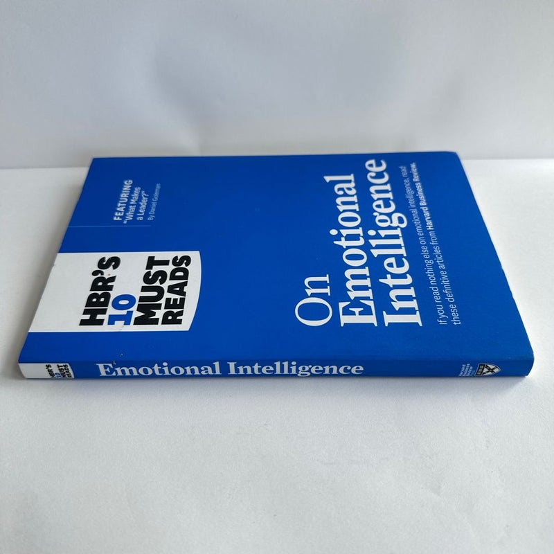 HBR's 10 Must Reads on Emotional Intelligence (with Featured Article What Makes a Leader? by Daniel Goleman)(HBR's 10 Must Reads)