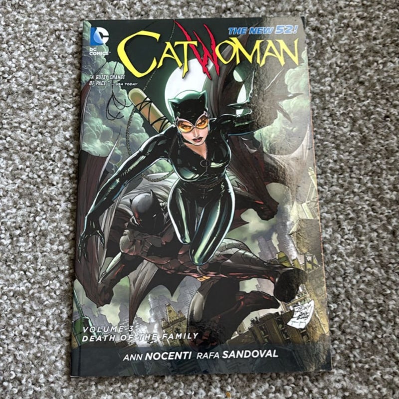 Catwoman Vol. 3: Death of the Family (the New 52)