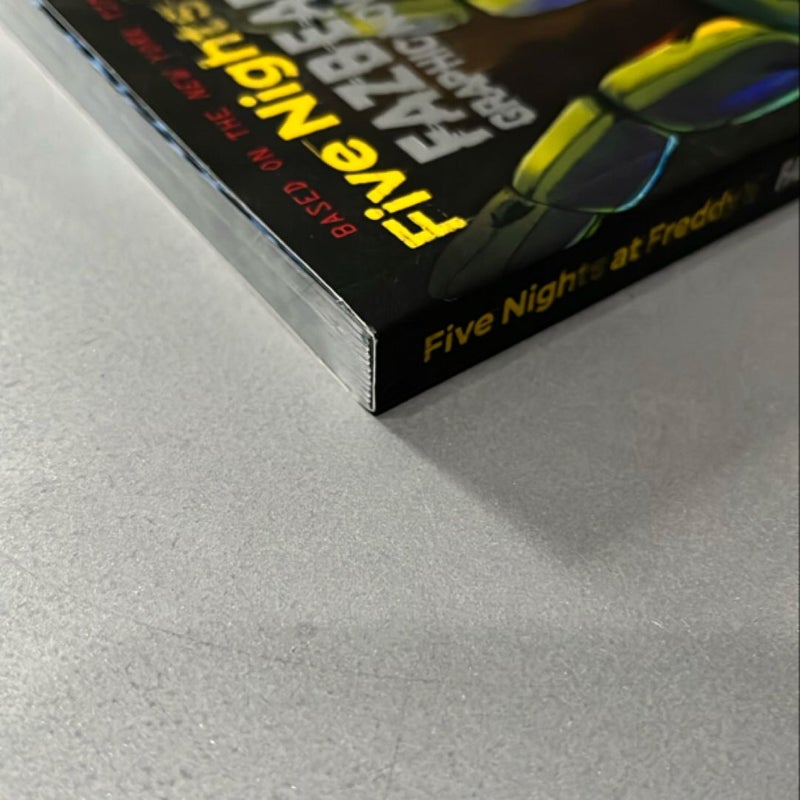 Five Nights at Freddy's: Fazbear Frights Graphic Novel Collection Vol. 1