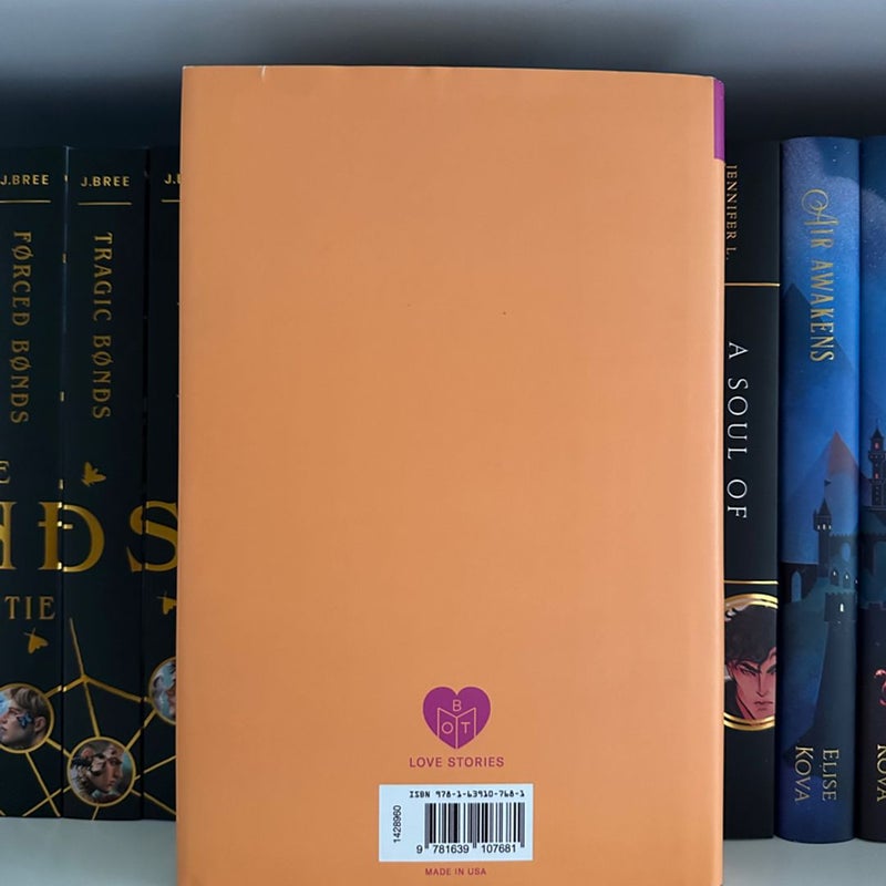 love-theoretically-by-ali-hazelwood-hardcover-pangobooks