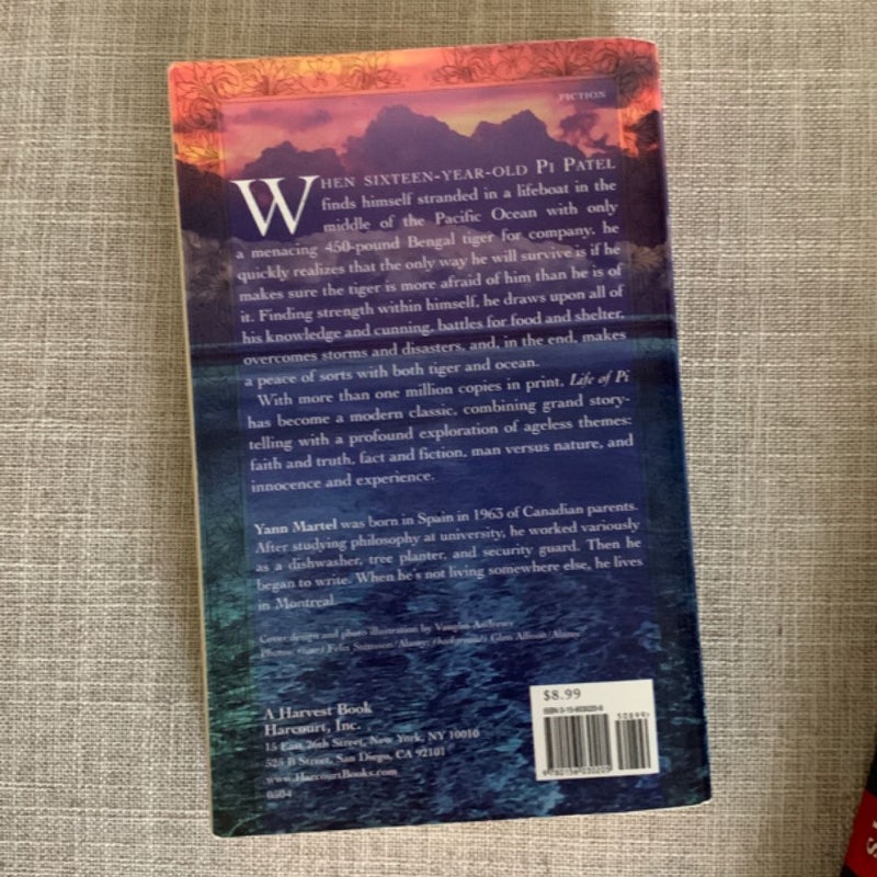 Water for Elephants (+ free bonus book Life of Pi by Yann Martel)