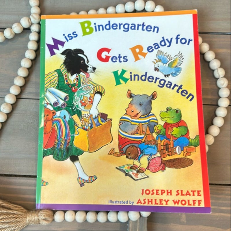 Miss Bindergarten Gets Ready for Kindergarten