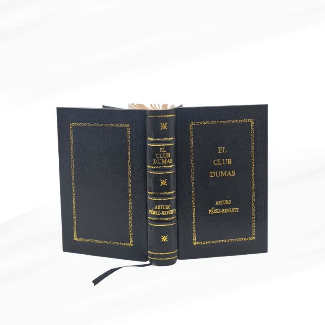 El Club Dumas By Arturo Pérez-Reverte Leather-Bound Edition