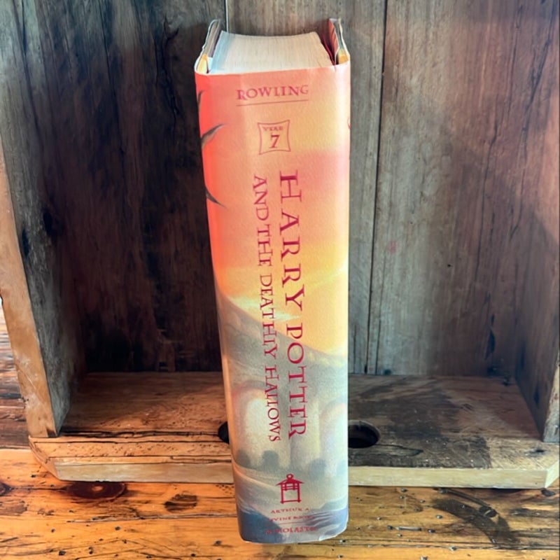 Harry Potter and the Deathly Hallows - 1st Edition - J.K. Rowling