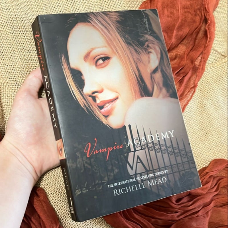 Vampire Academy books 1,2,4,5, & 6