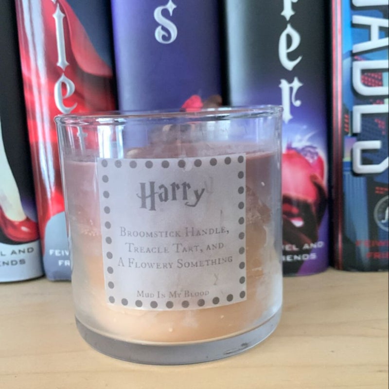 Book + 4oz Harry Potter-themed candle bundle