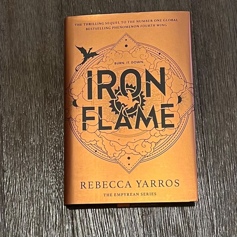 Iron Flame – Hooks, Books, & Wanderlust