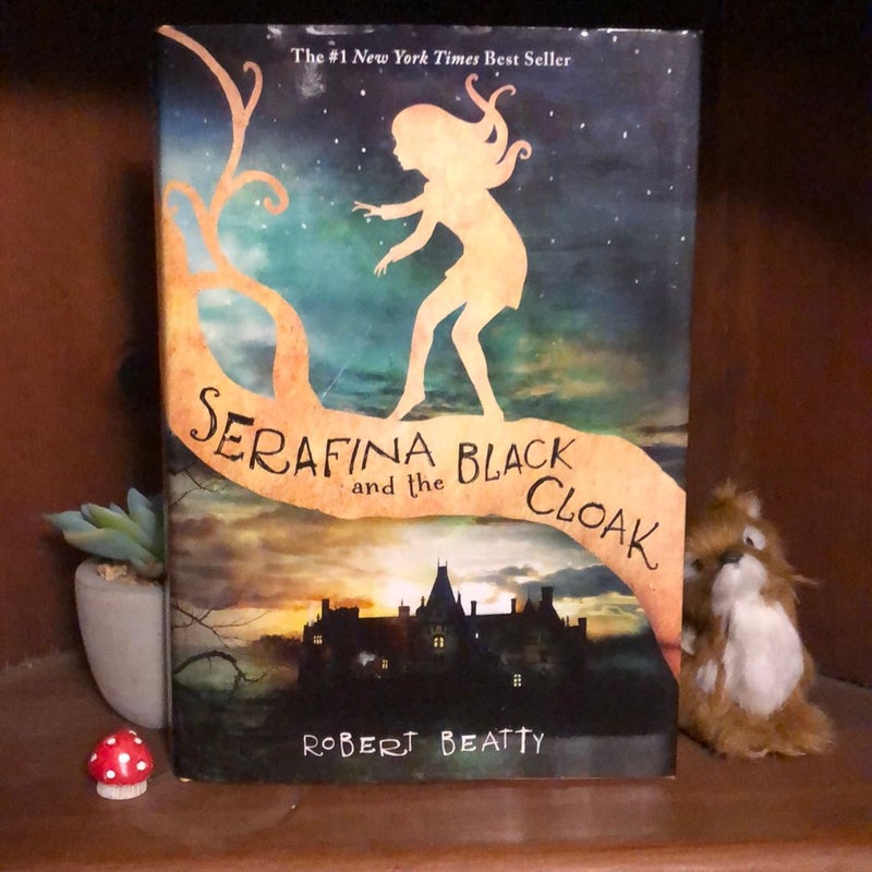 Serafina and the Black Cloak (the Serafina Series Book 1)