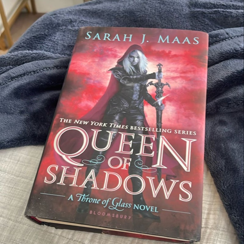 RARE- Queen of Shadows - first edition 