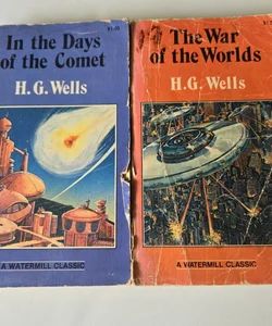 HG Wells In the Days of the Comet & The War of the Worlds 2 paperbacks 1980s 