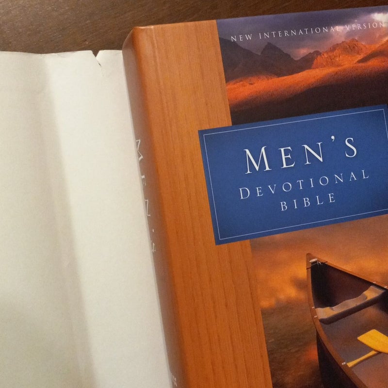 NIV Men's Devotional Bible