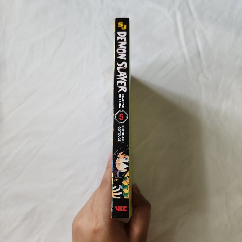 Demon Slayer: Kimetsu No Yaiba, Vol. 5