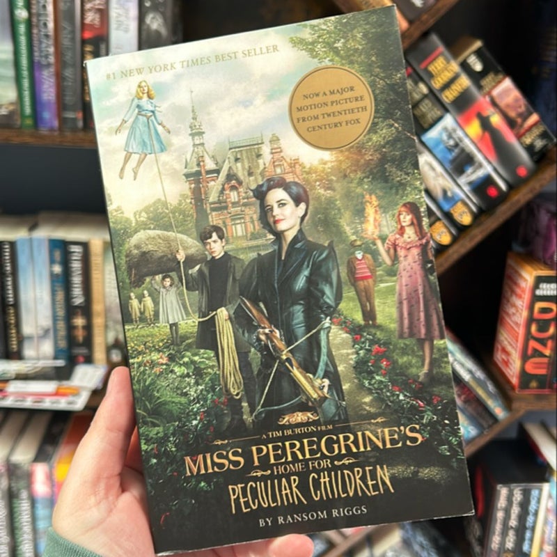 Miss Peregrine's Home for Peculiar Children (Movie Tie-In Edition)