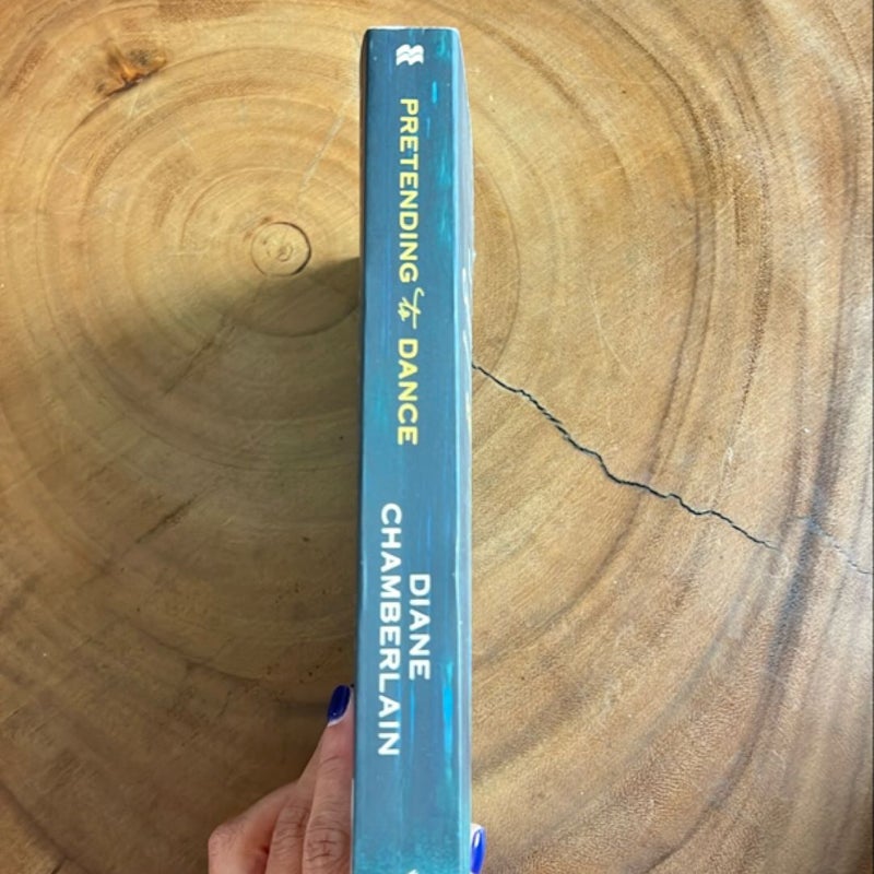 Pretending to Dance by Diane Chamberlain, Paperback Pangobooks