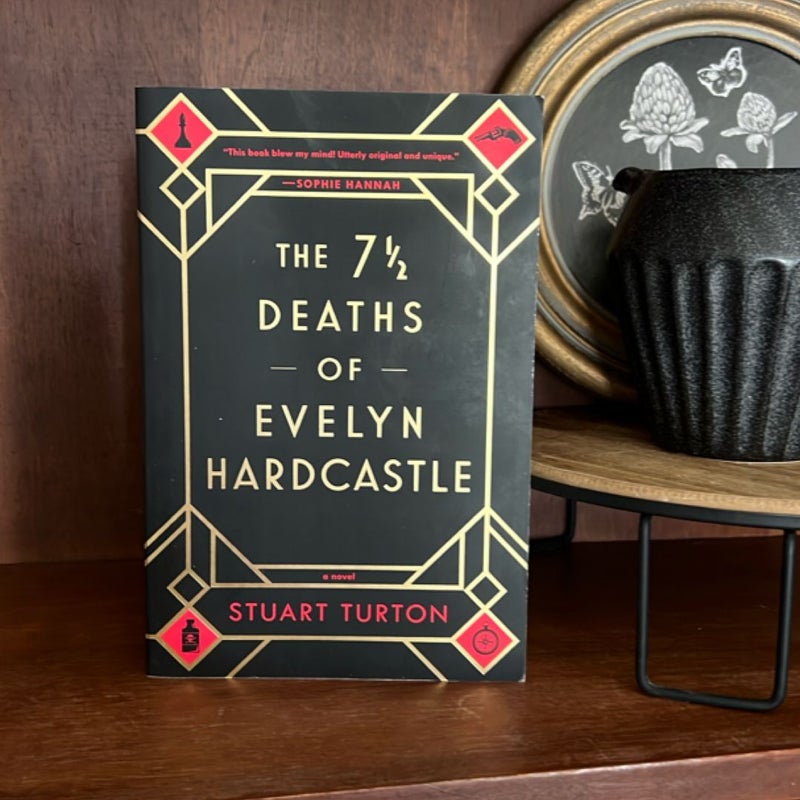 The 7½ Deaths of Evelyn Hardcastle