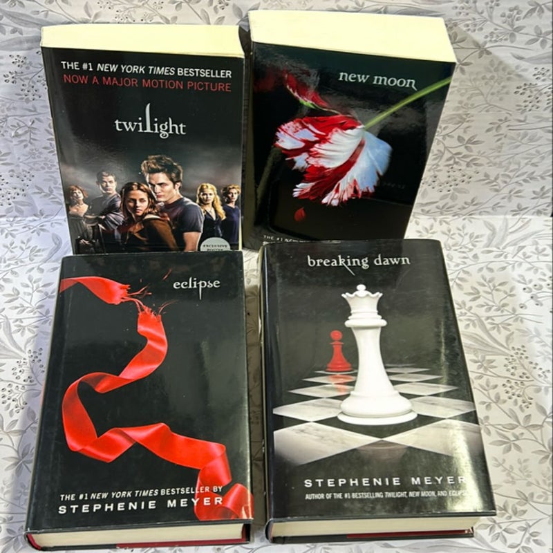 The Twilight Saga 2 Paperback 2 Hardcover Bundle