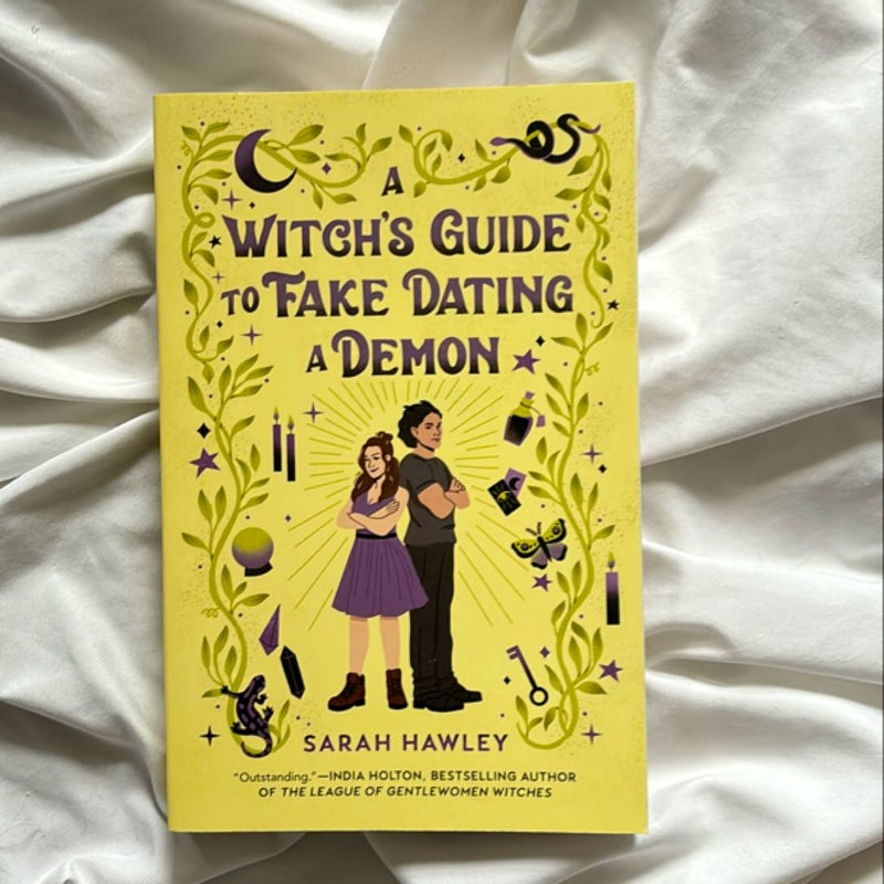 A Witch's Guide to Fake Dating a Demon