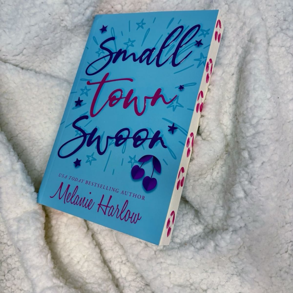 Small Town Swoon by Melanie Harlow, Paperback | Pangobooks