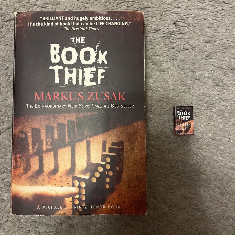 THE BOOK THIEF with a free mini