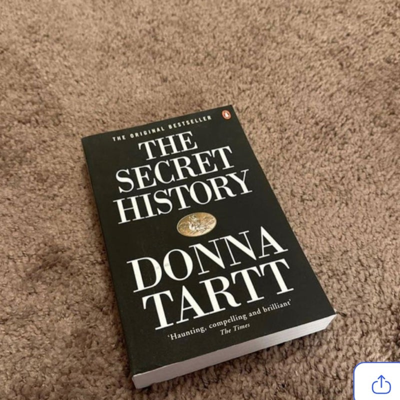 The Secret History *UK EDITION * by Donna Tartt, Paperback