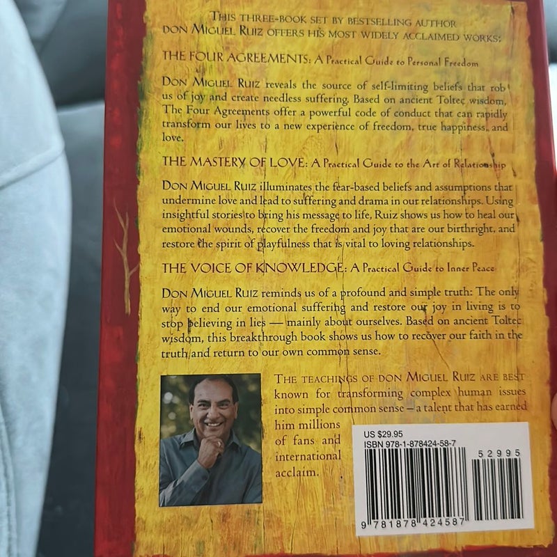 The Four Agreements Toltec Wisdom Collection: 3-Book Boxed Set (A Toltec  Wisdom Book): Ruiz, Don Miguel, Mills, Janet: 9781878424587: :  Books