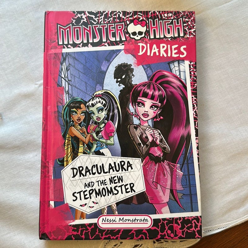 Monster High Diaries: Draculaura and the New Stepmomster