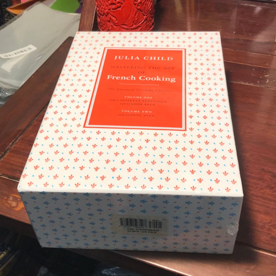 Mastering the Art of French Cooking (2 Volume Box Set)