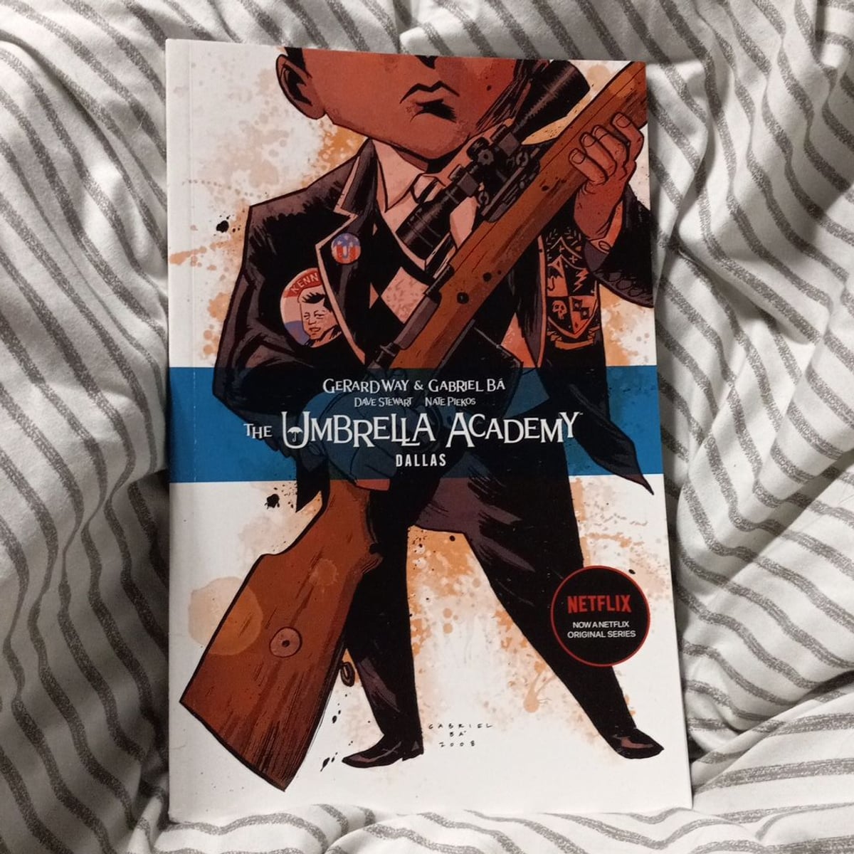 The Umbrella Academy Volume 2 Dallas by Gerard Way, Paperback